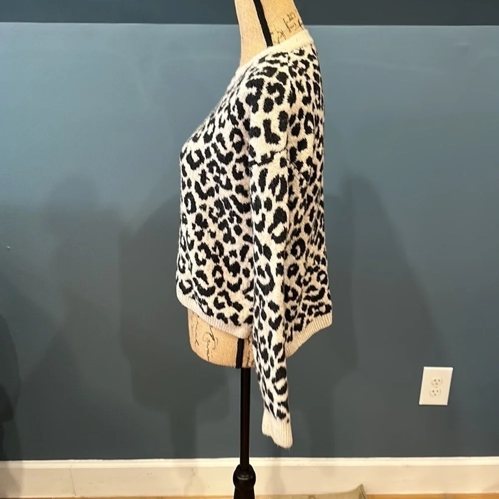 Yes Lola sweater size medium women’s